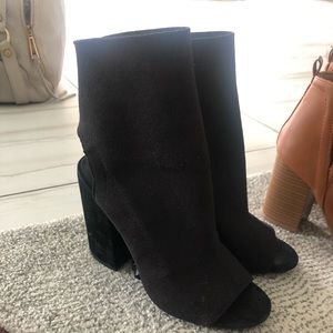 Steve Madden black heels